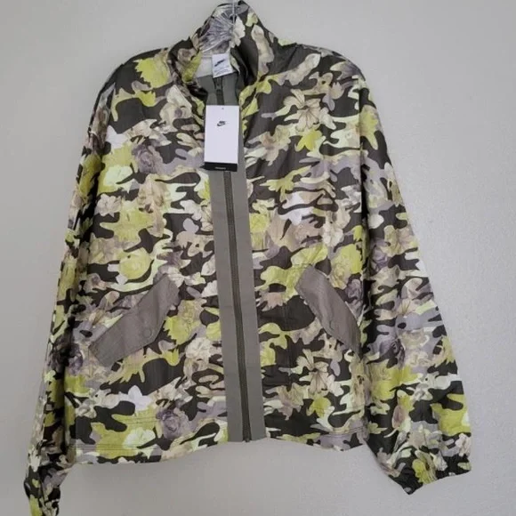 ‼️ONLY 1‼️ Nike Women’s Outfit XXL - Picture 4 of 16